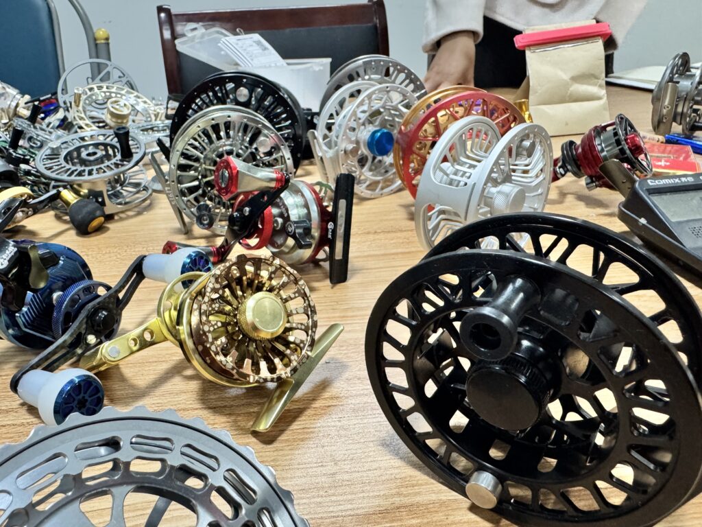 Reel samples at the factory during product development, inspection
